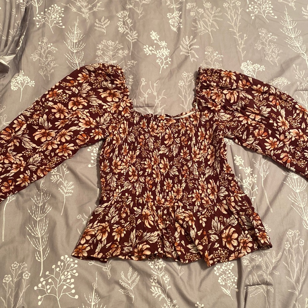 Bubble sleeve American Eagle top